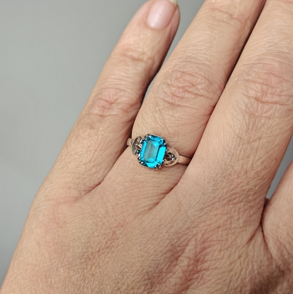 Vintage Art Deco Sterling Silver Ring with Teal Blue Stone - Picture 2 of 11